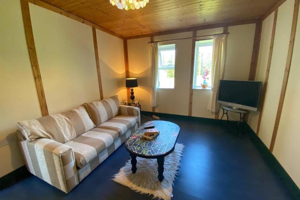 The Cosy Cabin Swinford Exteriör bild